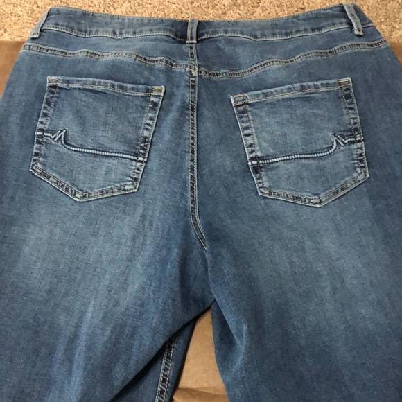 Maurice’s High Rise Curvy Jeans, size 16W short - Picture 6 of 8